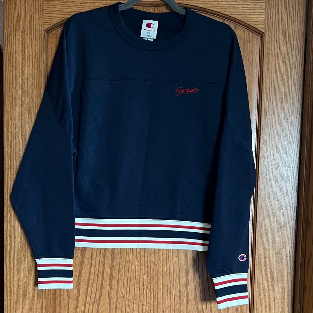 Women’s Champion Elective Cropped Crewneck Sweatshirt, Size XL, NWT!